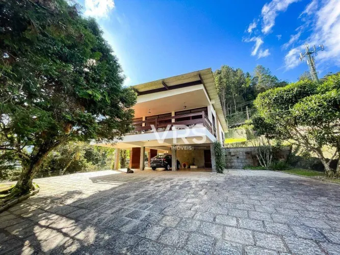 Casa com 5 dormitórios à venda, 418 m² por R$ 2.400.000,00 - Carlos Guinle - Teresópolis/R