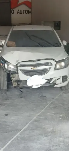 Onix 2015 1.4 branco
