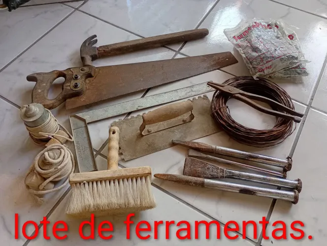 Lote de ferramentas.
