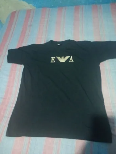 Vendo camiseta empório Armani cor preta