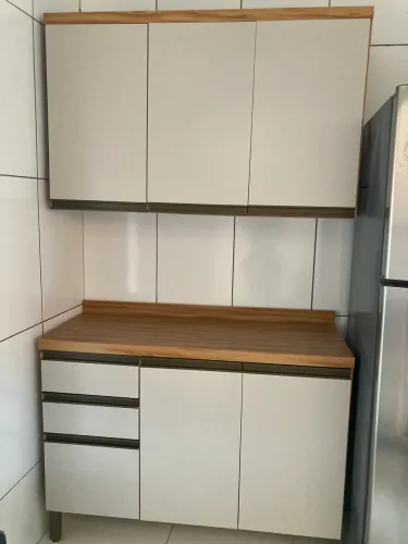 Armário de cozinha off white