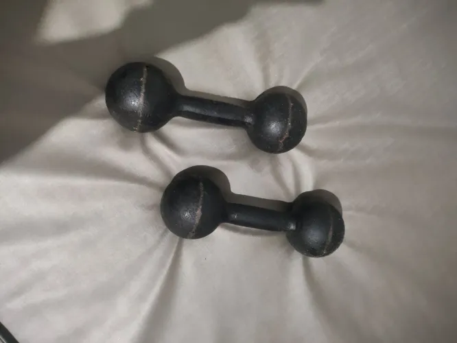 VENDO PAR DE HALTERES 5kg CADA 