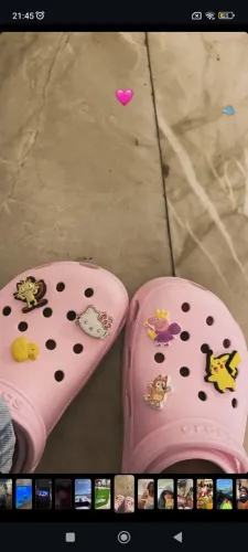 Vendo Crocs, menos de 5 meses de uso rosa bebê