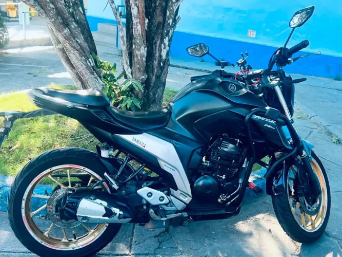 Moto Fazer 250