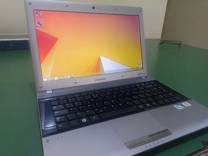 Notebook Samsung RV411 com carregador incluso funcionando perfeitamente (ENTREGO E PASSO )