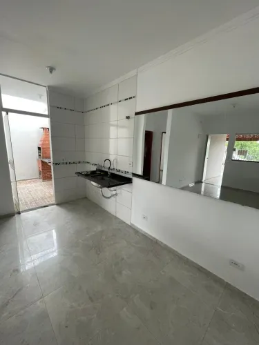 Casa à venda em Tatuí-SP, Jardim Santa Rita de Cássia: 2 quartos, 1 sala, 1 banheiro, 1 va