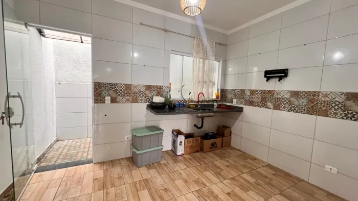 Casa para Venda em Sorocaba, Jardim Simus, 2 dormitórios, 2 suítes, 3 banheiros, 1 vaga