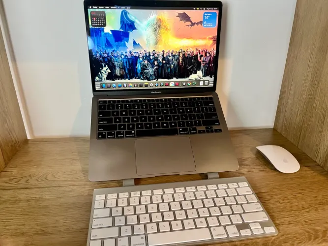 Apple Macbook Air M1 - 16GB