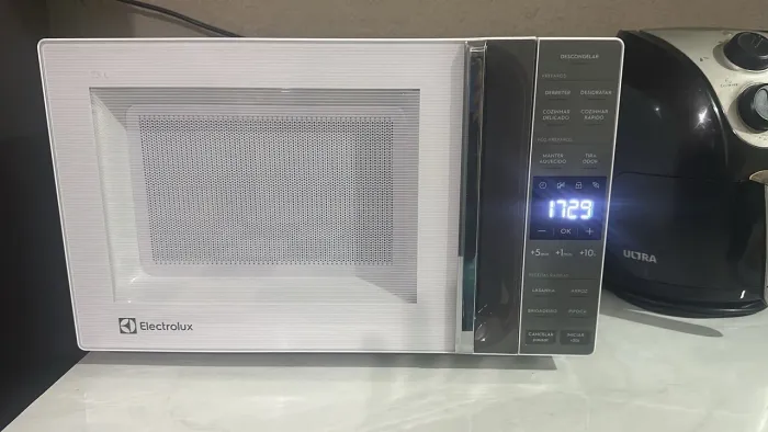 Microondas Eletrolux 23L