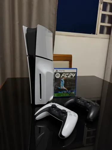 Playstation 5 Slim + 2 Controles + Fifa 2024