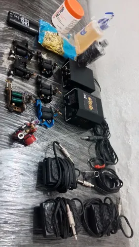 Kit de tatuagem.  