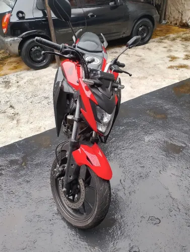 Cb 300f 2024 troco por carro 