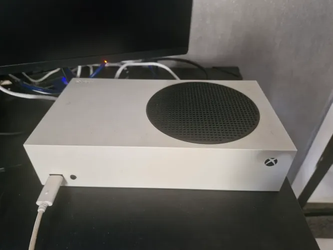 Xbox Series S + Controle Gamesir G7 SE + HD 500Gb