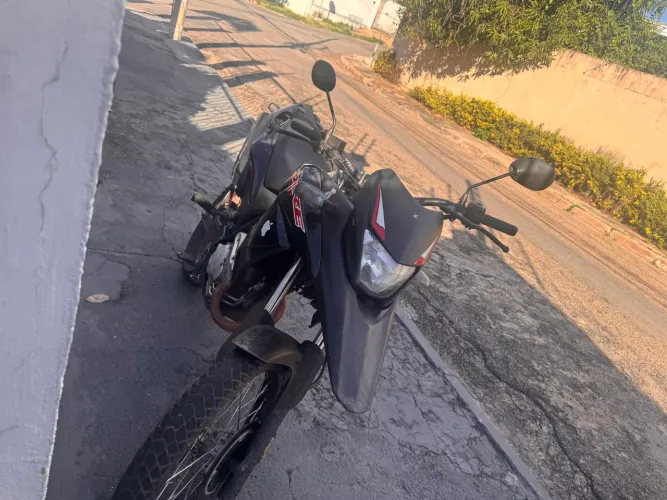 Xre 300 oportunidade, aceita troca em moto