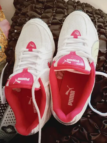 Tênis Puma, tamanho 35, academia e caminhada fitness, estado de novo.