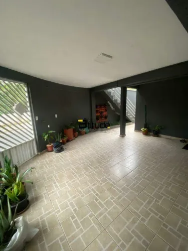 Casa Ampla com 5 Dormitórios e Área Gourmet no Conjunto dos Metalúrgicos Osasco
