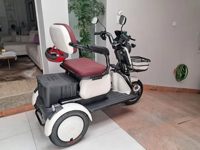 Triciclo elétrico