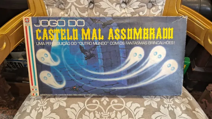 Jogo de tabuleiro Castelo Mal Assombrado da Estrela em ótimo estado de conservação