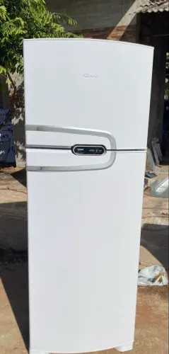 Vendo geladeira 