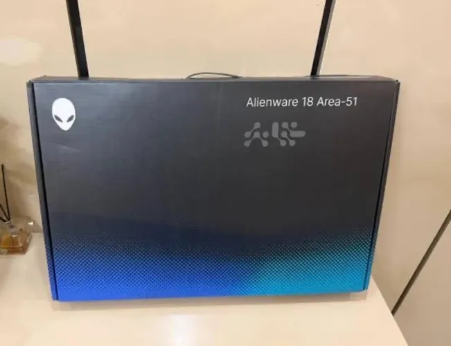 ALIENWARE 18 AREA-51 RTX 5090 24GB ULTRA 9 275HX 64GB DDR5 2TB NOVO in