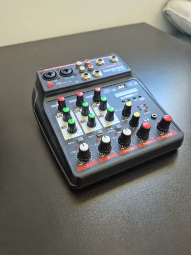 MESA DE SOM SOUNDVOICE MC4-BT ? INTERFACE PROFISSIONAL DE 4 CANAIS