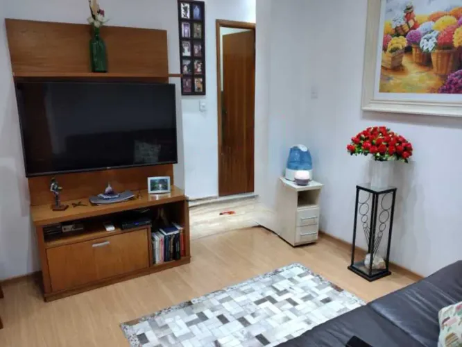 Apartamento - / Residencial / Glória