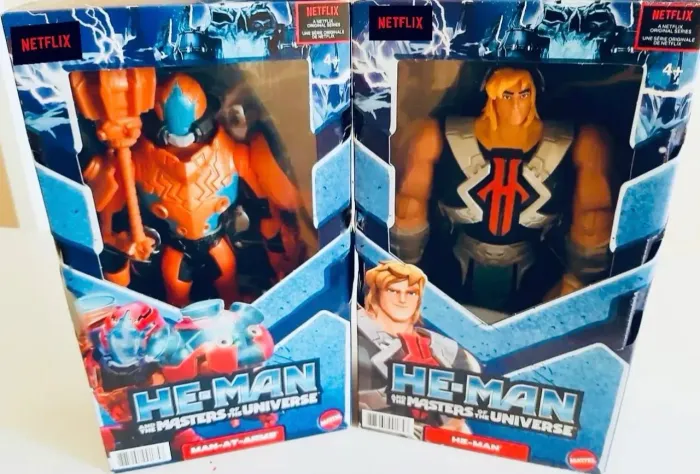 Kit 2 Bonecos: He-Man e Mentor (Man At Arms) Lacrados Netflix