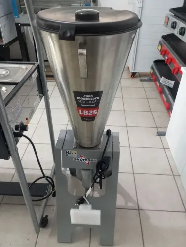 NZ. Liquidificador 25 L com basculante Skymsen