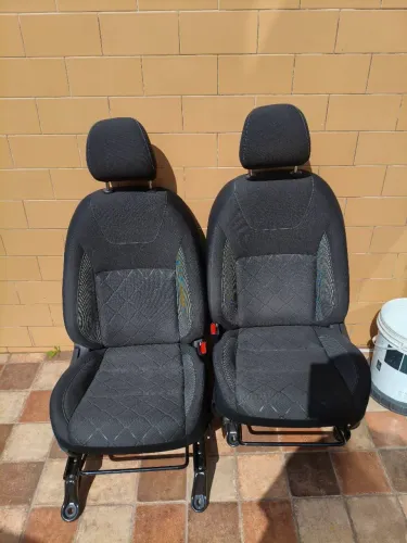 Vende de bancos Nissan Kics 2020