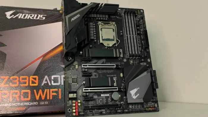 KIT UPGRADE - Z390 AORUS PRO WIFI + I7 9700K