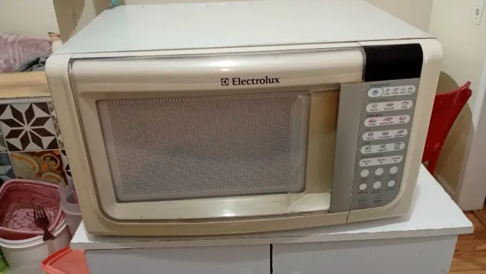Micro-ondas Electrolux 31 Litros (Modelo MEF41) - Funcionando Perfeitamente