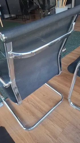 Cadeira para reuniões ou sala de espera