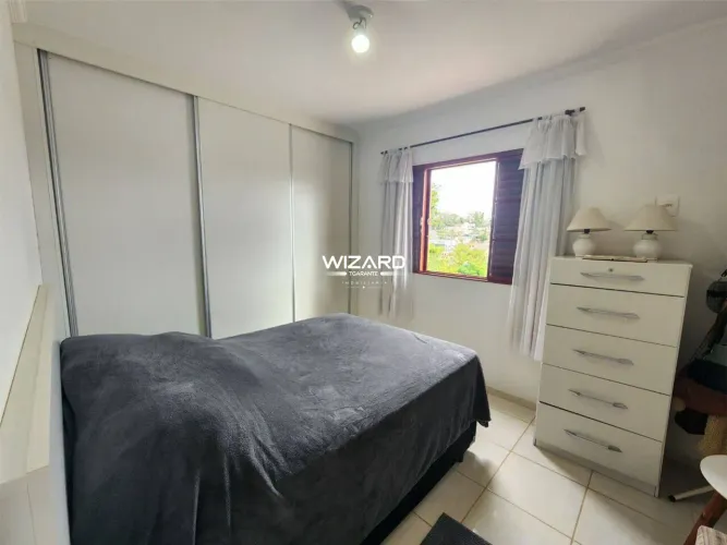 Apartamento com dois quartos e duas vagas de garagem à venda em Águas de Lindoia SP