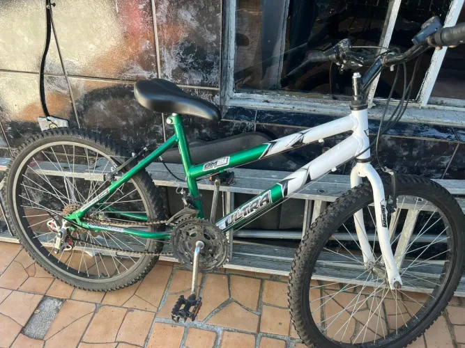 Estou vendendo essa bicicleta. Moro no jardim Ângela