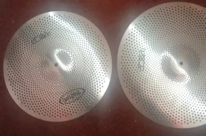 Pratos de bateria 16 e 18