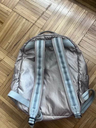 Mochila da kipling de costas em ótimo estado
