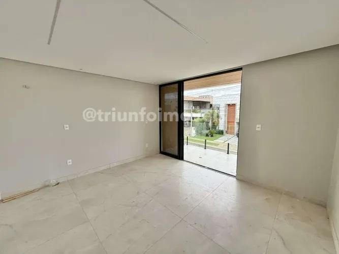 Casa duplex em condomínio alto padrão com 4 quartos