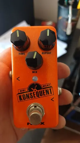 Pedal NUX Delay Digital - Konsequent na caixa