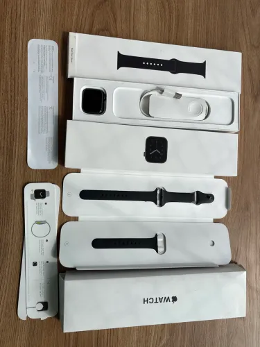 Apple Watch SE 40mm Original - Para Reparo | Acompanha Pulseiras e Carregador