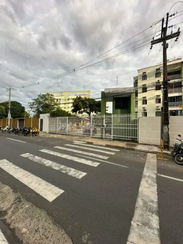 Apartamento para Aluguel no Horto  3 Quartos, Suíte e 1 Vaga (80m²)