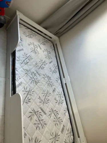 Cama solteiro Montessoriana e colchão