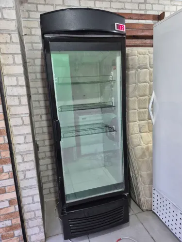 Geladeira Expositora 220v em ótimo estado Funcionando ligada no Local WhatsApp *