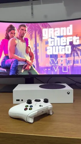 Xbox Series S - Em perfeito estado - Bom e barato
