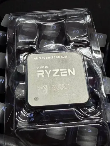 Ryzen 5 5500X3D - novo! sem uso!