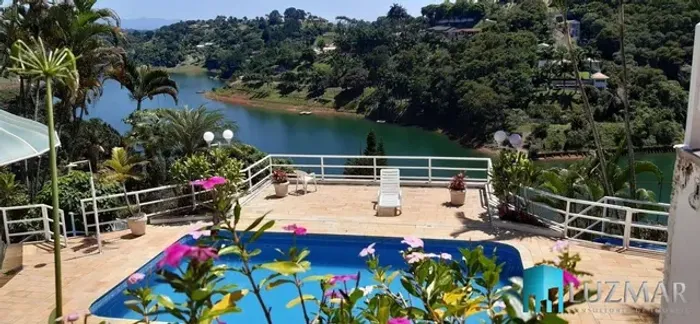 Excelente chácara na represa Igaratá-SP