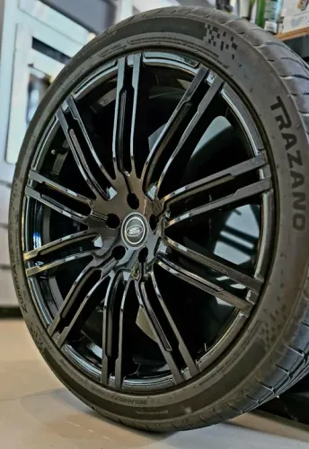 Jogo de Rodas Aro 22 com Pneus 265/40R22 106V