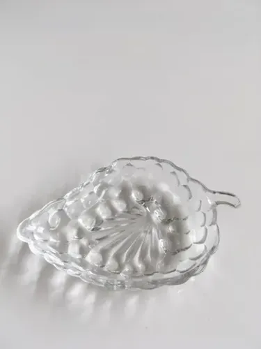 jogo de petisqueiras para aperitivo, formato de cacho de uvas - material: vidro.   x 12 