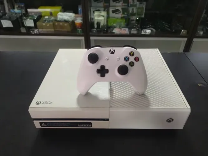 Xbox One FAT 500GB Branco 01 Controle sem fio 01 Jogo Midia Física 