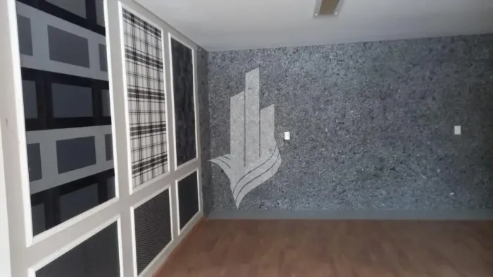 Sala comercial em ótima localização do bairro Escola Agrícola.