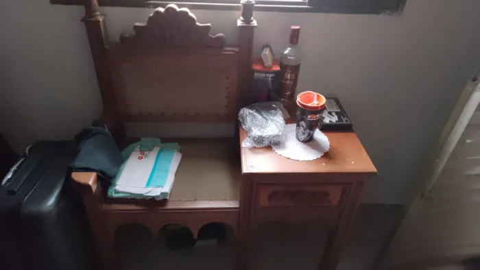 Mesa de telefone de cerejeira 